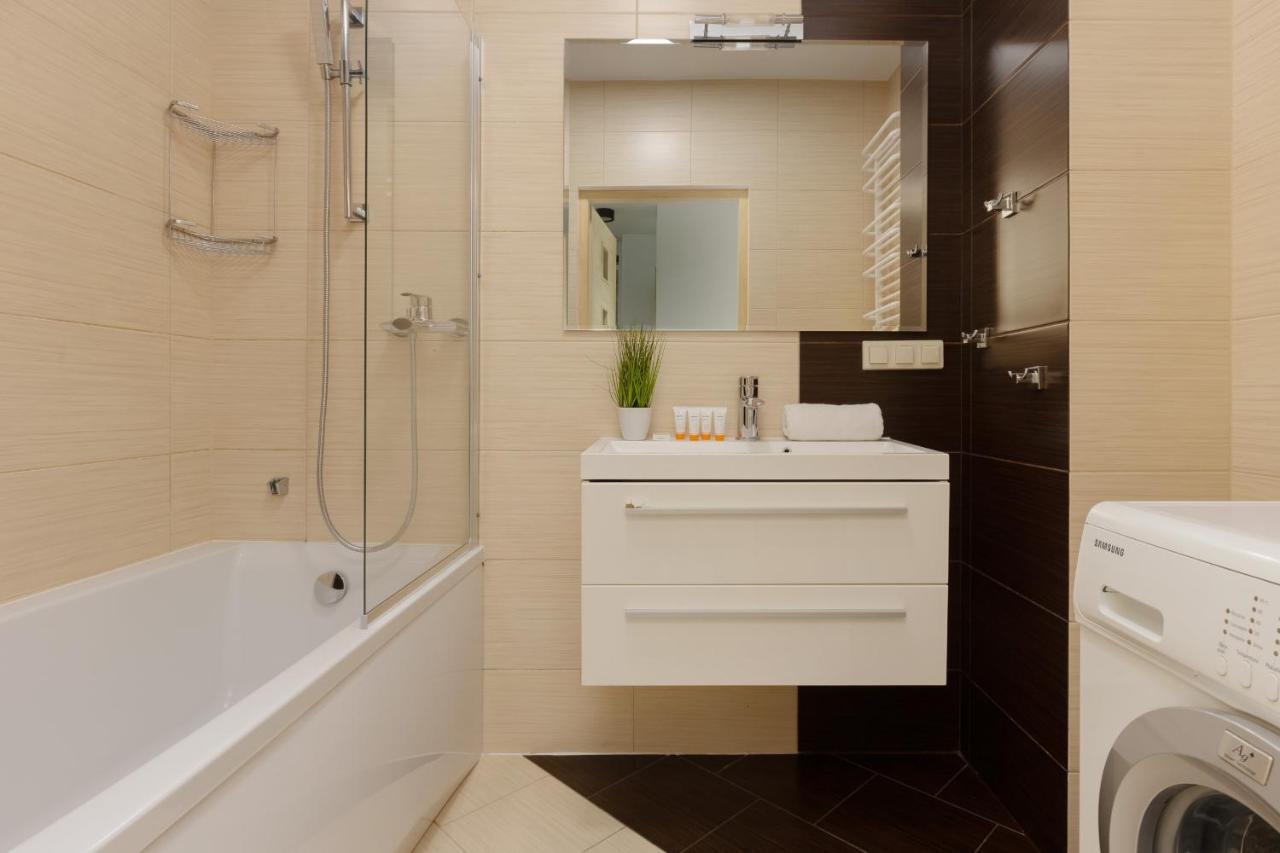 Metro Targowek Spacious Apartment With Parking By Noclegi Renters Warsawa Bagian luar foto