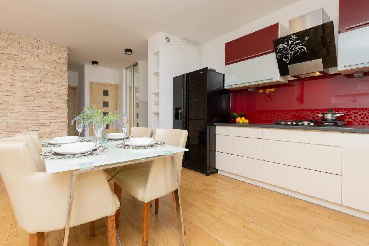 Metro Targowek Spacious Apartment With Parking By Noclegi Renters Warsawa Bagian luar foto