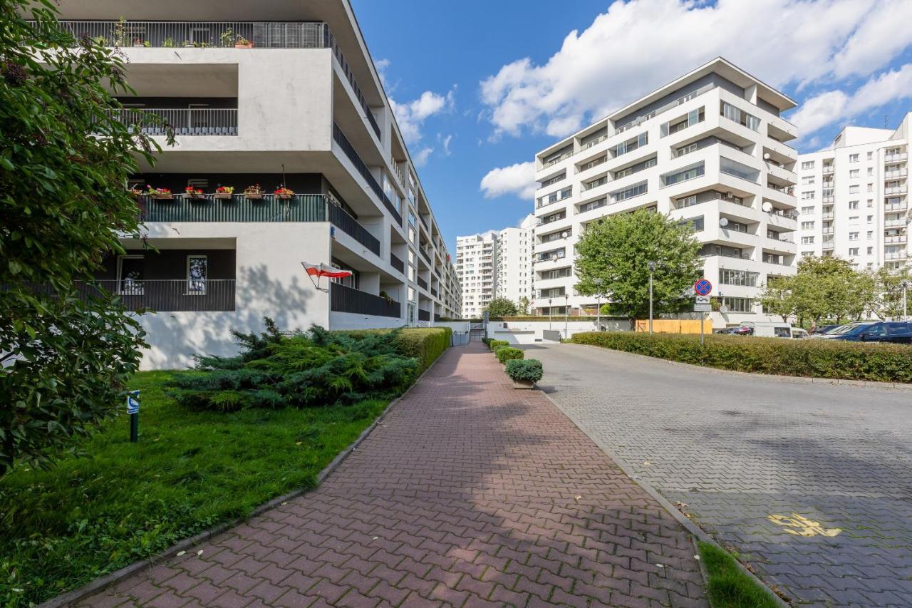Metro Targowek Spacious Apartment With Parking By Noclegi Renters Warsawa Bagian luar foto