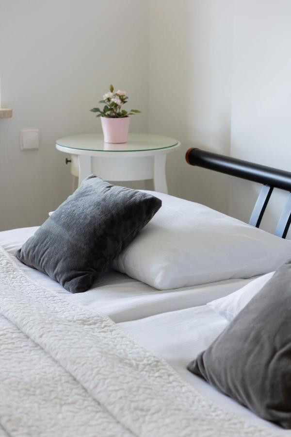Metro Targowek Spacious Apartment With Parking By Noclegi Renters Warsawa Bagian luar foto